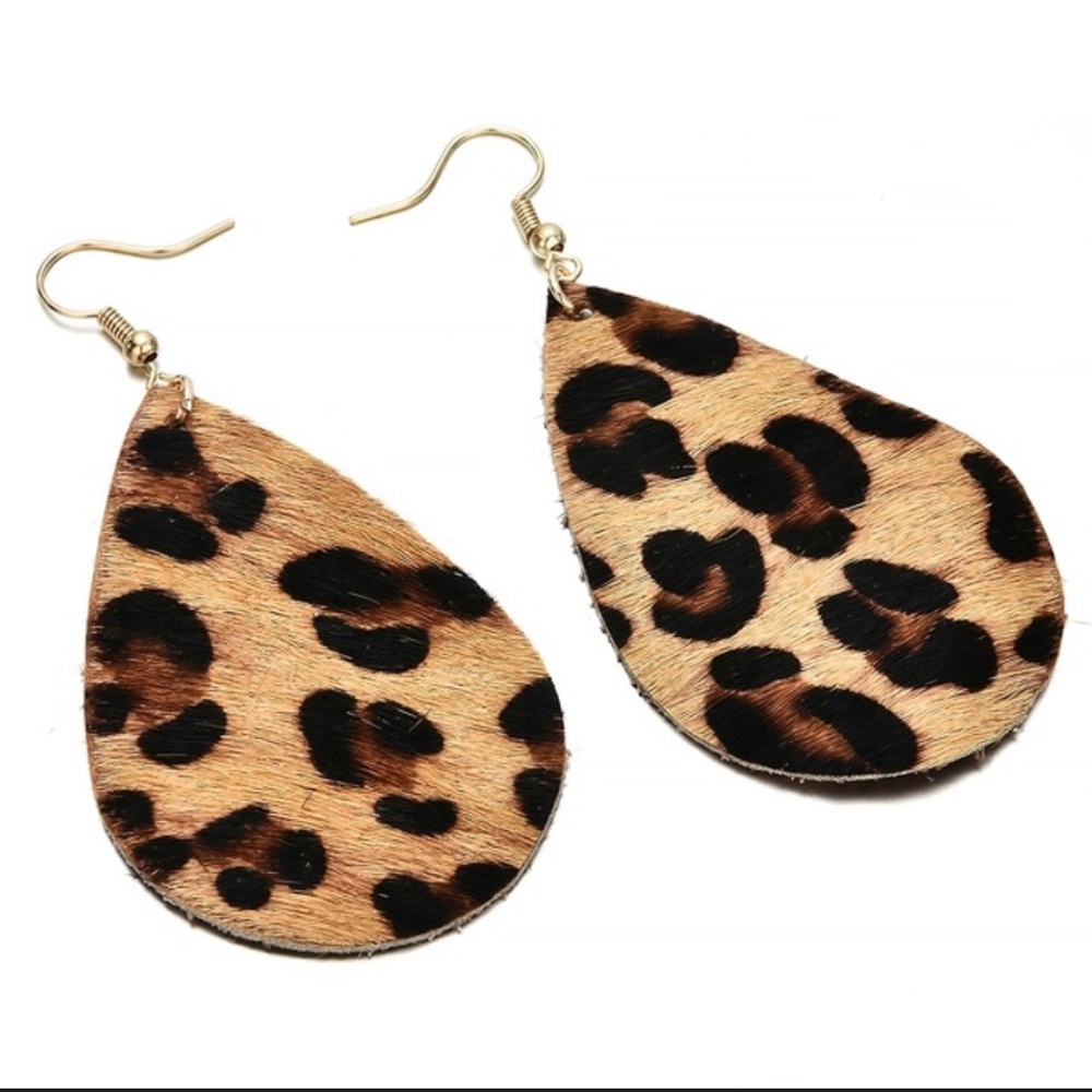 TEARDROP LEATHER EARRINGS